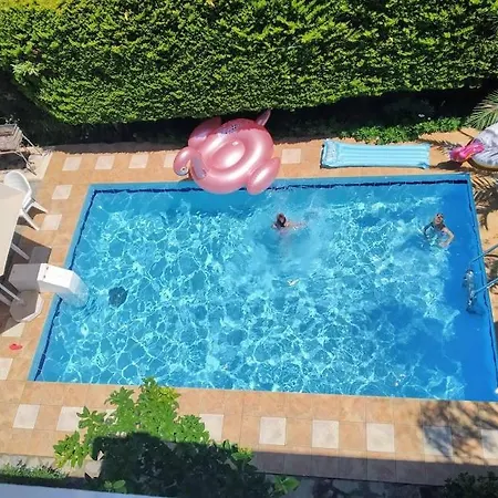 Mikros Paradisos *